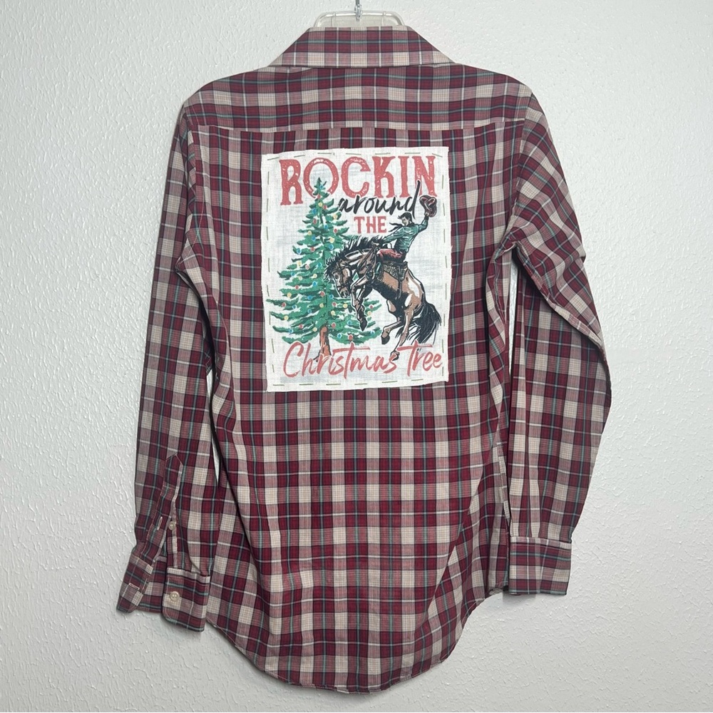 Rockin’ Around The Christmas Tree Button Up Shirt LS Plaid Womens Size Small